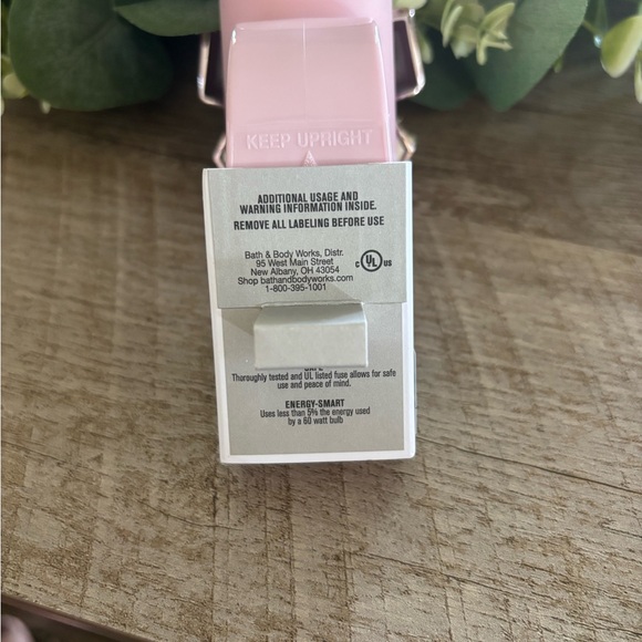 Pink Bow Wallflower Plug - Picture 4 of 4